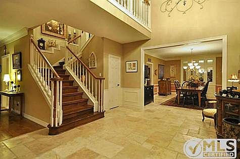 2nd image of 801 Lochmoor Ln