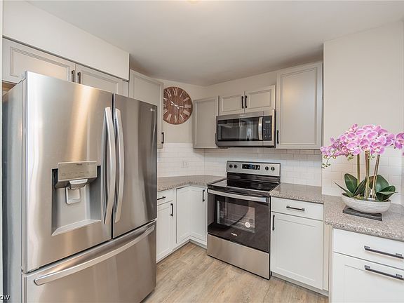 2nd image of 7702 Renwood Dr