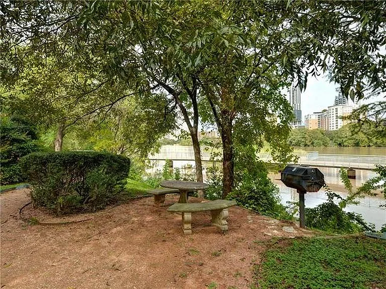 500 E Riverside Dr #122 — Photo 8