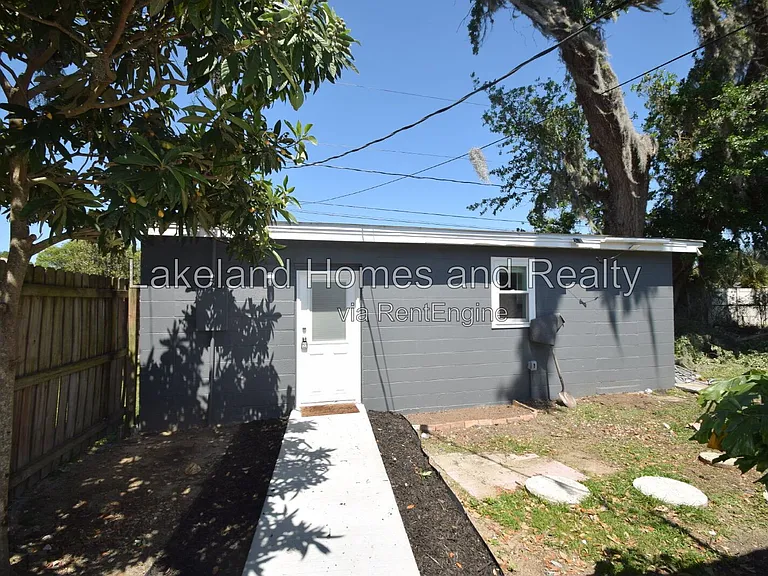 527 Garden Dr N #2 — Photo 1