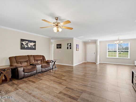 5th image of 174 Emerson Lane