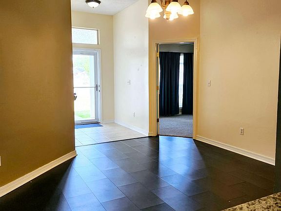 4th image of 23 Kathleen Dr