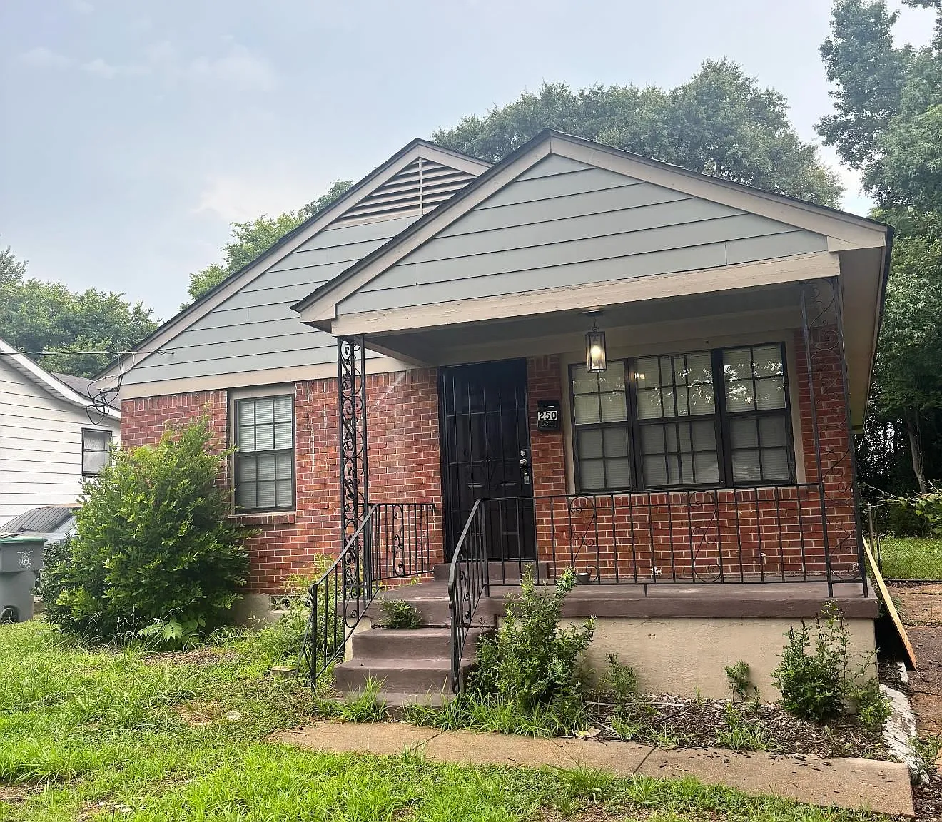 3 bed, 2.0 bath, 1215 sqft, $1,330 — Photo 1