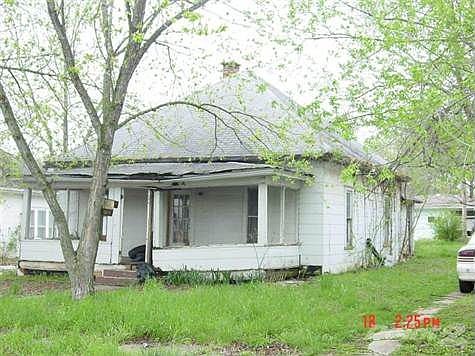 2nd image of 302 N Hemphill St