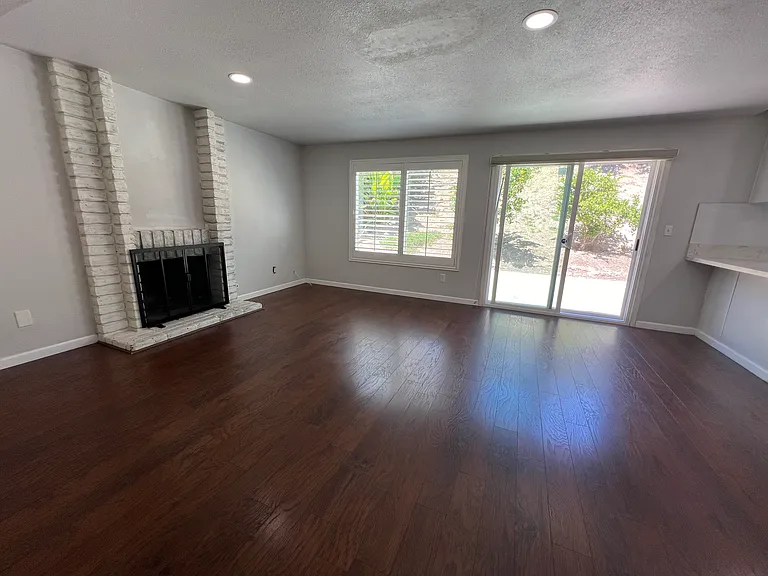 1371 La Mancha Pl — Photo 5
