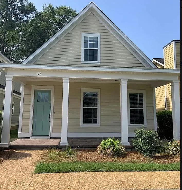4 bed, 1986 sqft, $2,600 — Photo 1