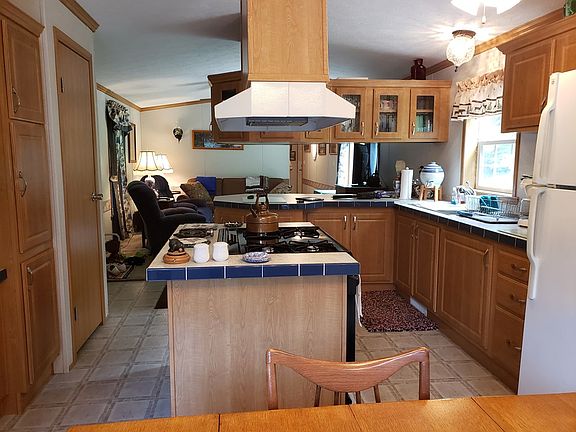 5th image of 236 Custer Dr