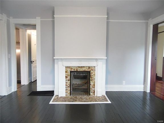 4th image of 303 N Main St