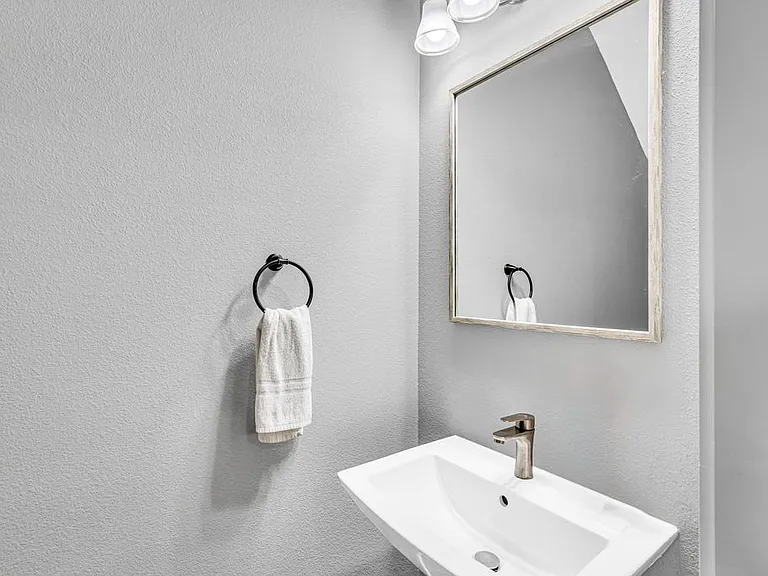 112 E Orchard Loop — Photo 24