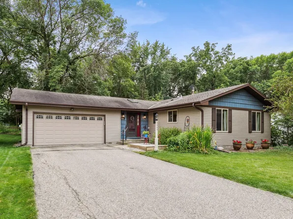 9945 Garrison Way, Eden Prairie, MN 55347