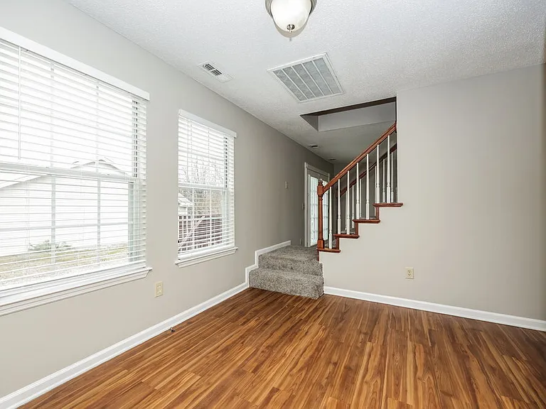 805 Forest Ridge Dr — Photo 6