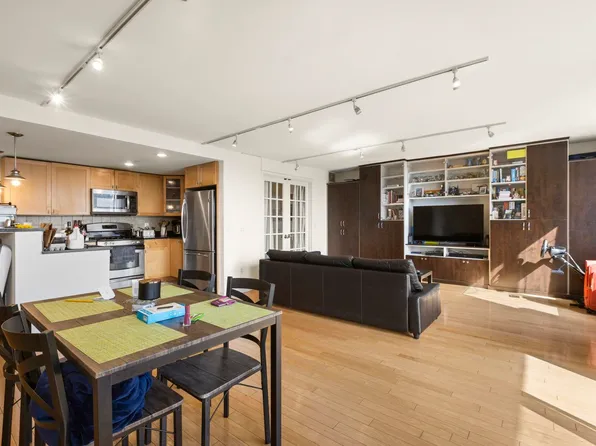 700 Grove Street image 8 of 18