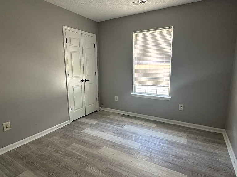 1318 Braveheart Ln — Photo 12