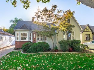 2719 Land Park Dr, Sacramento, CA