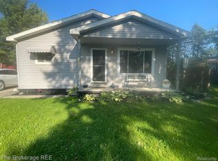 1135 Glendale St, Burton, MI 48509