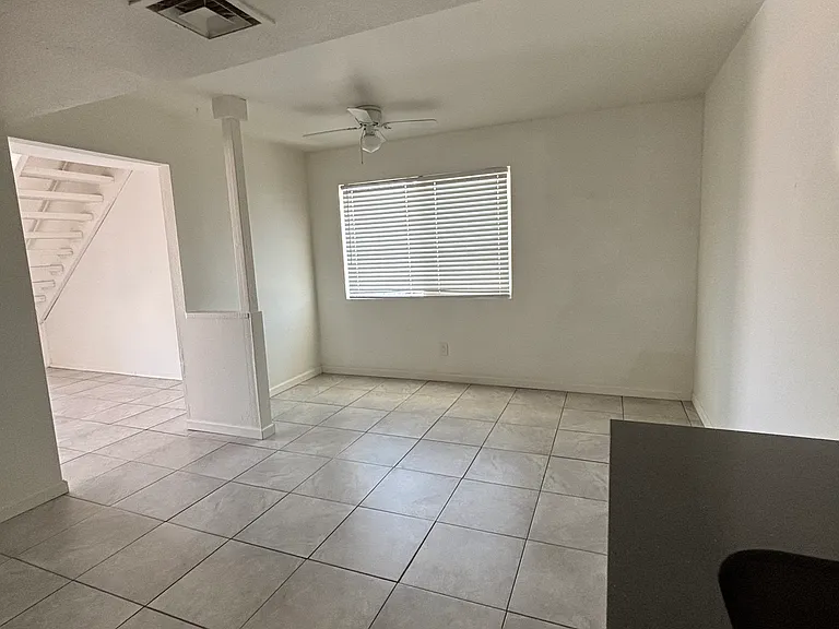 1567 Sierra Vista Dr #9 — Photo 5