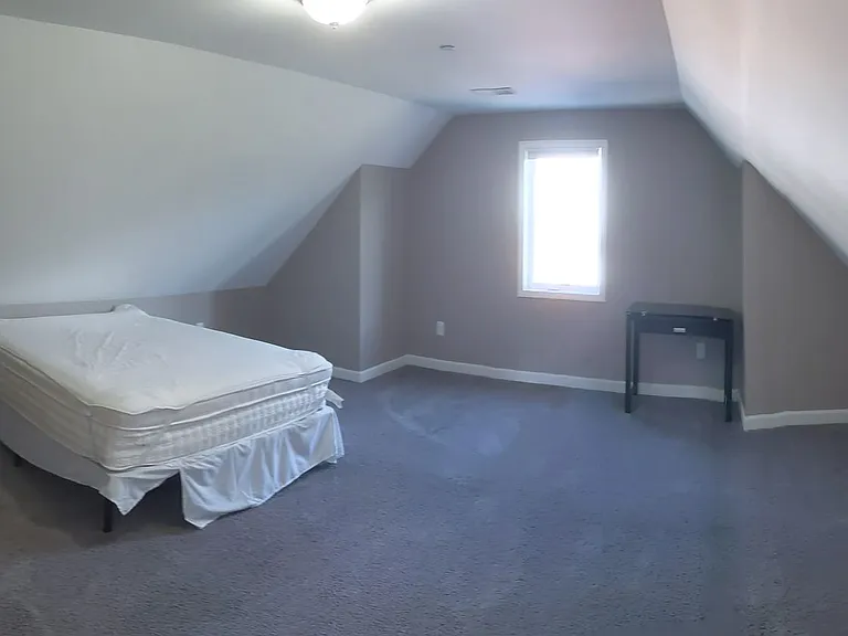 1335 Hill St — Photo 4