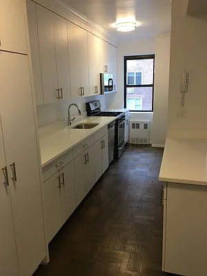 Rented by Solil Management | media 3