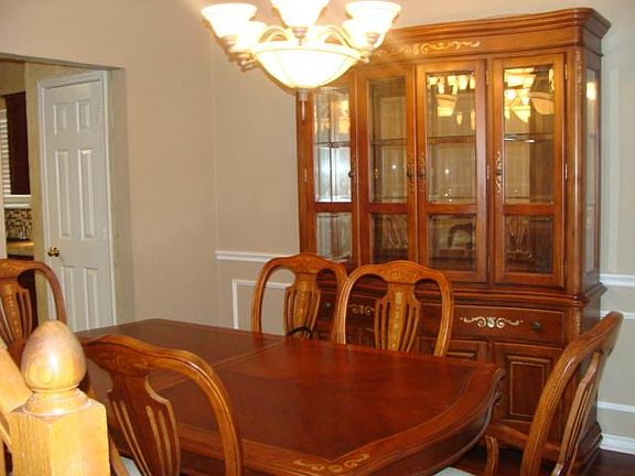 3rd image of 6806 Chimneywood Cir