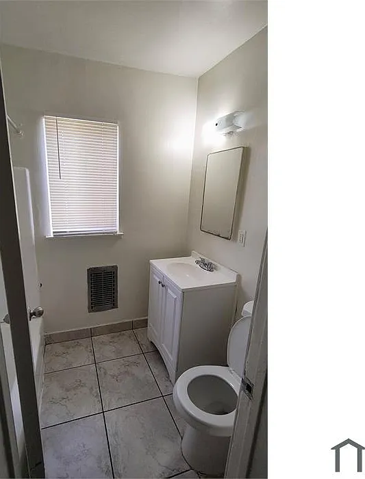 1 bed, 900 sqft, $2,100 — Photo 3