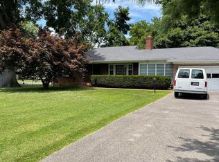 4305 Westport Rd, Windy Hills, KY 40207