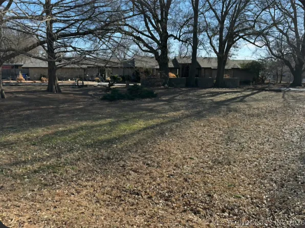 525 E New Orleans St, Broken Arrow, OK 74011