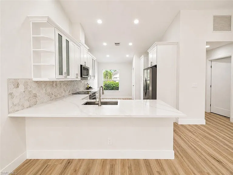 8204 Ibis Cove Cir #B-212 — Photo 8