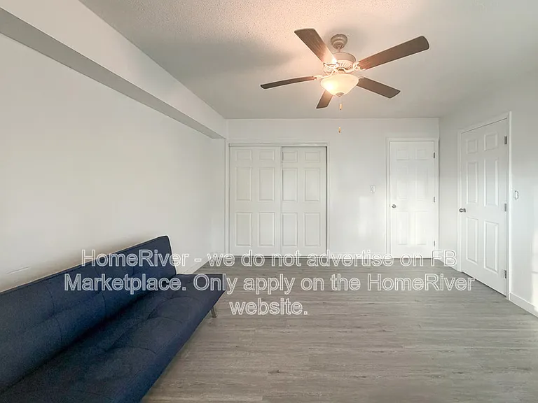 900 6th St #3 — Photo 13