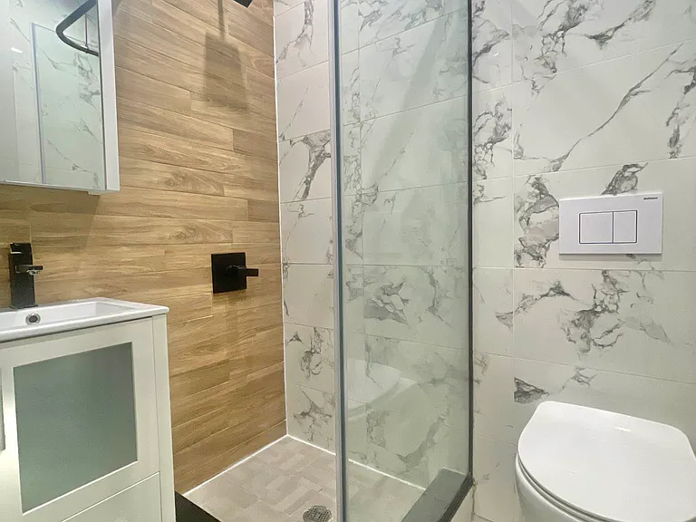 239 Scholes St #2LL — Photo 14