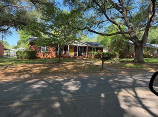 1807 Forest Glen Dr, Albany, GA 31707