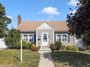 37 Brookfield Dr, Cranston, RI 02920