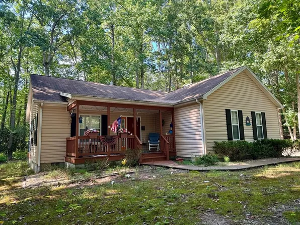 2438 Spinnaker St, Greenbackville, VA 23356