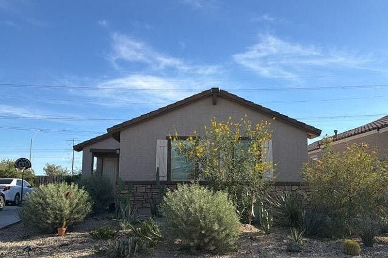 1st image of 238 S San Fernando Ln
