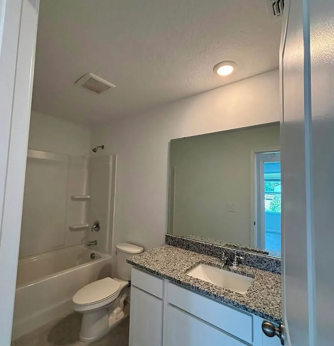 3 bed, 2.5 bath, 1475 sqft, $1,950 — Photo 3