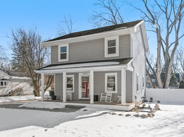 34101 Harlowshire St, Farmington Hills, MI 48335