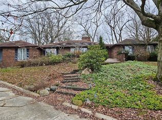 3687 Country Club Dr, Stow, OH 44224
