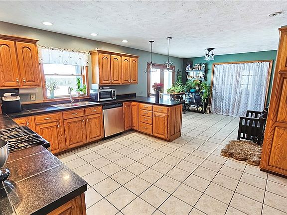 5th image of 9729 Watson Rd