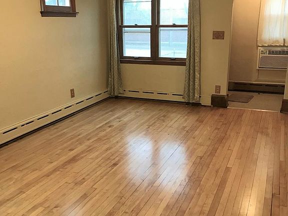 2nd image of 1787 Thomas Ave