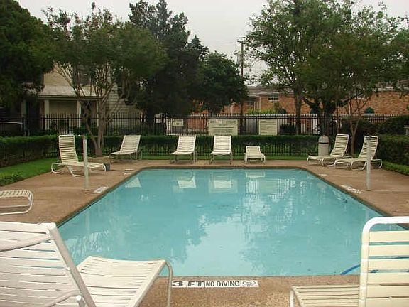 5th image of 6358 Bordeaux Ave #6358