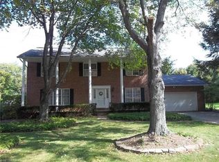 2429 Lyndon Dr, Uniontown, OH