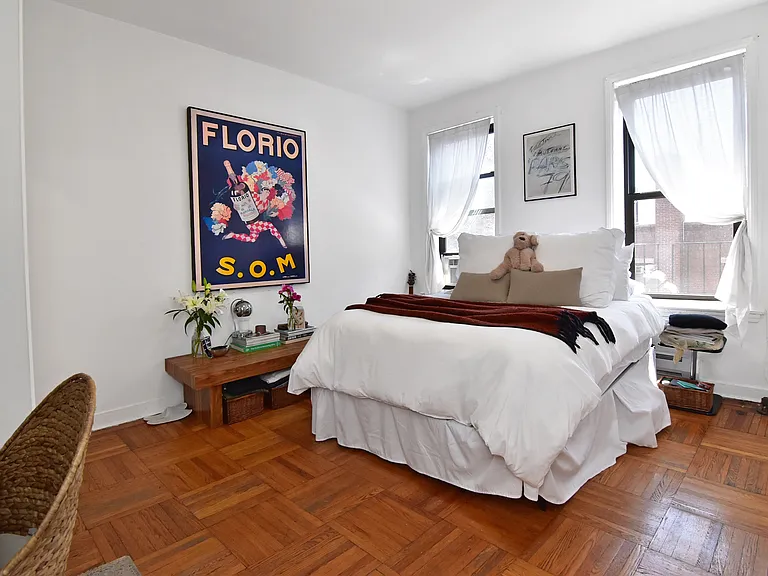 104 E 4th St #EW — Photo 4