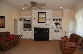 4th image of 560 Highland Hills Cir