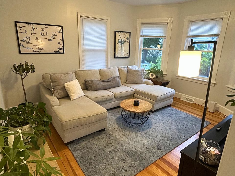 1st image of 18 Joy St Floor 1