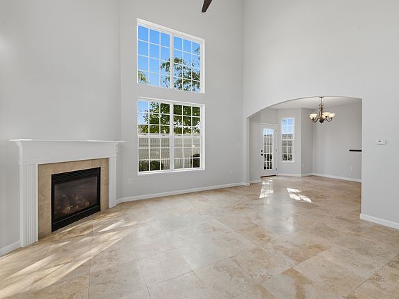 3rd image of 16341 Meadowlands Ln