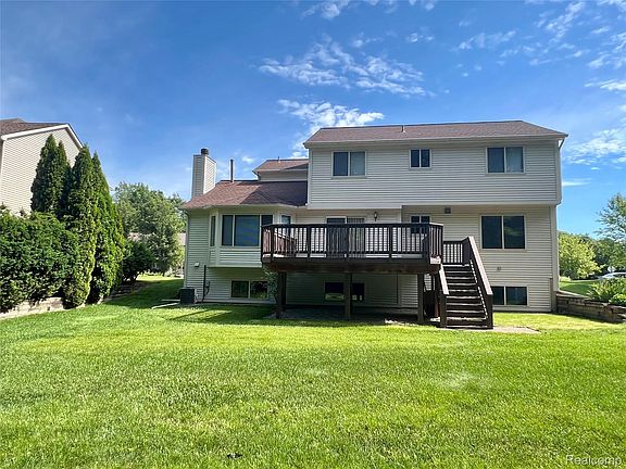 2nd image of 5931 Cedar Ridge Dr