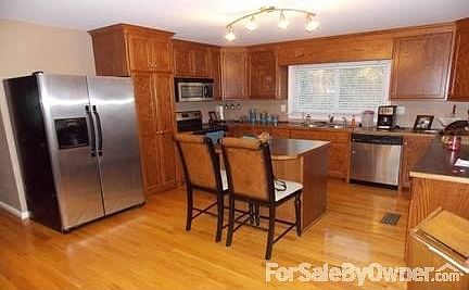 3rd image of 2450 Annas Dr