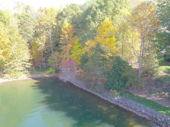 24 Lake Shore Dr, Union Hall, VA 24176