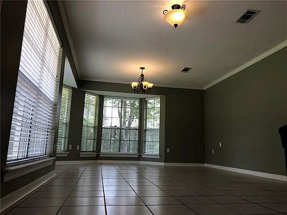 4th image of 208 N Jayson Dr