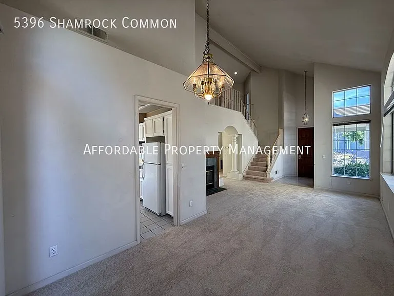 5396 Shamrock Cmn — Photo 6