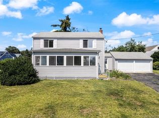 9 Club House Ln, Old Saybrook, CT 06475
